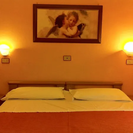 Hotel Romeo 2*