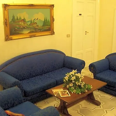 Otel Romeo 2*