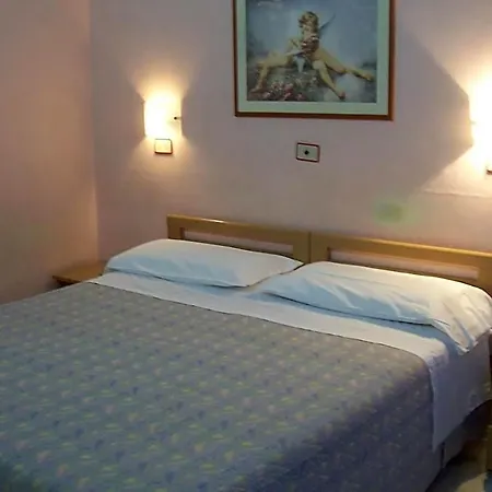 Romeo Otel 2*