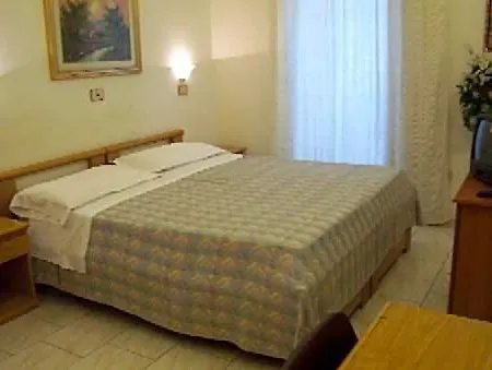 Romeo Otel 2*