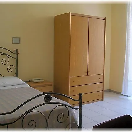 Romeo Hotel 2*