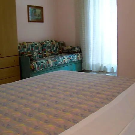 Romeo Otel Bari