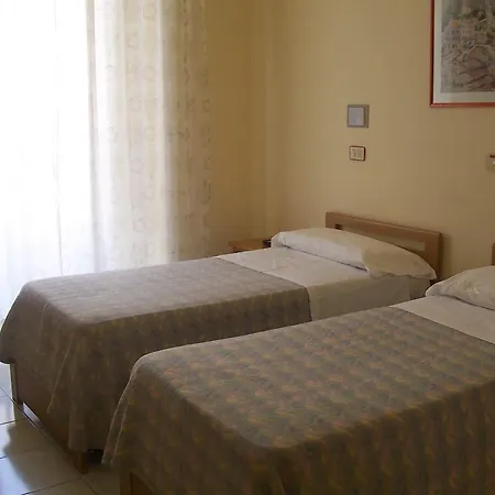 Hotel Romeo 2*