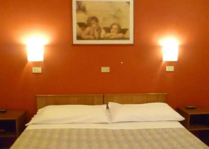 オテル ペンシオネ ロメーオ 2* バーリ