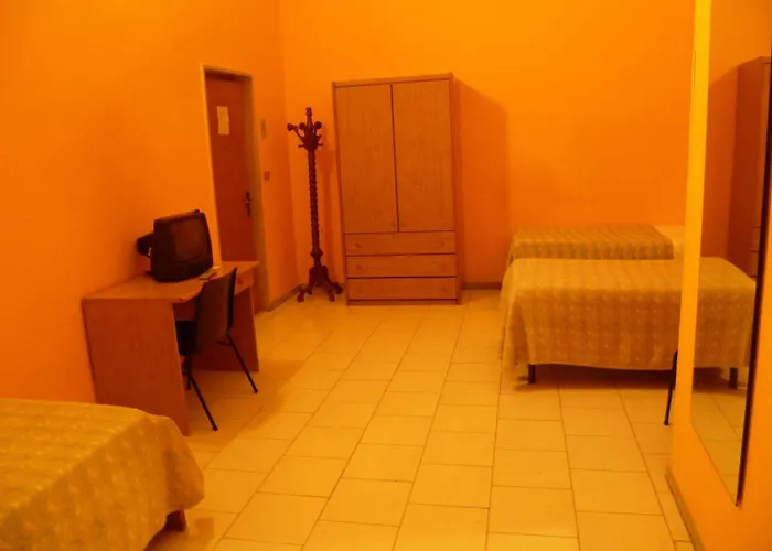 オテル ペンシオネ ロメーオ ホテル バーリ