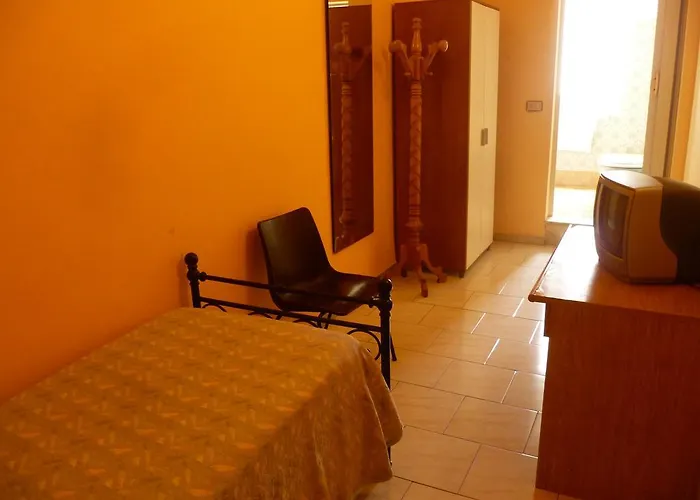 オテル ペンシオネ ロメーオ ホテル バーリ