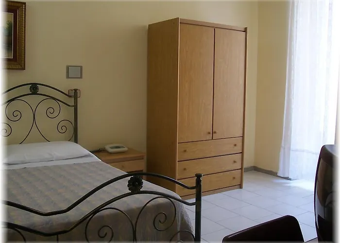 ホテル オテル ペンシオネ ロメーオ バーリ